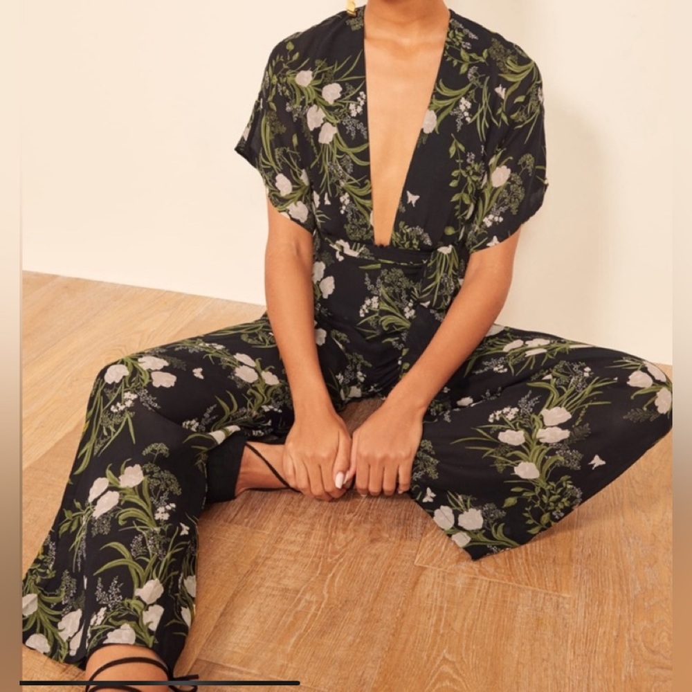 Reformation jumpsuit. Worn once for 1hr. Like new condition
